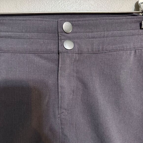 PrAna gray skort size 4 - Picture 3 of 7